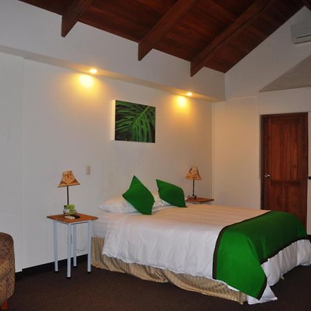 Legacy Boutique Hotel Quesada  Zimmer foto